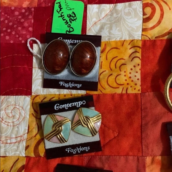 18 pairs Contemp Fashion Earrings - Picture 3 of 7